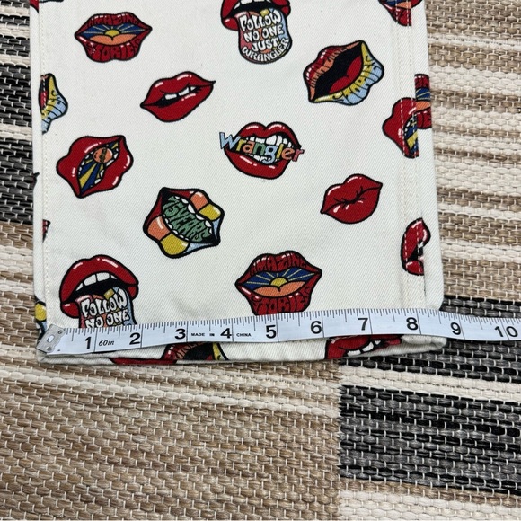 Wrangler Barrel 652 High Rise‎ Jeans Read My Lips Lip Print Cotton Size 25 x 31 - Picture 13 of 15